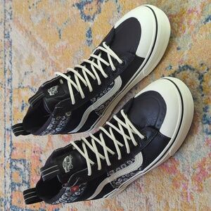 Vans Sk8-Hi MTE-2 Suede & Leather Insulated High Top Sneakers Black Floral 9.5
